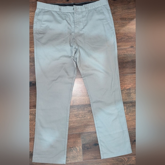 Volcom Gray Pants NWOT - Picture 1 of 6